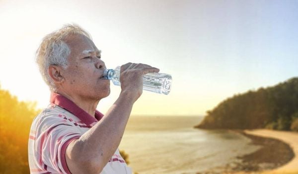 why-do-seniors-get-dehydrated